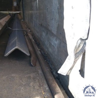 Уголок стальной неравнополочный 200х100х6 мм 09Г2С ГОСТ 8510-93 купить в Геническ